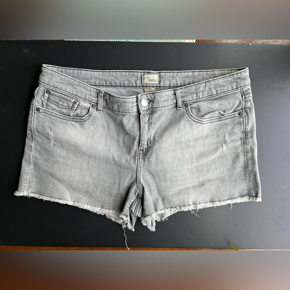 Gap grey jean shorts size 16/33